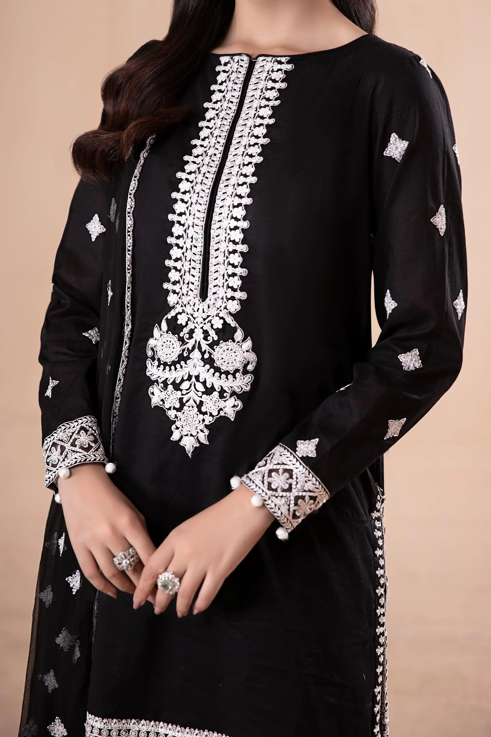 3 Piece Embroidered Lawn Suit - Image 3