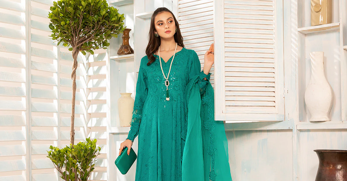 3 Piece Embroidered Lawn Suit - Image 6