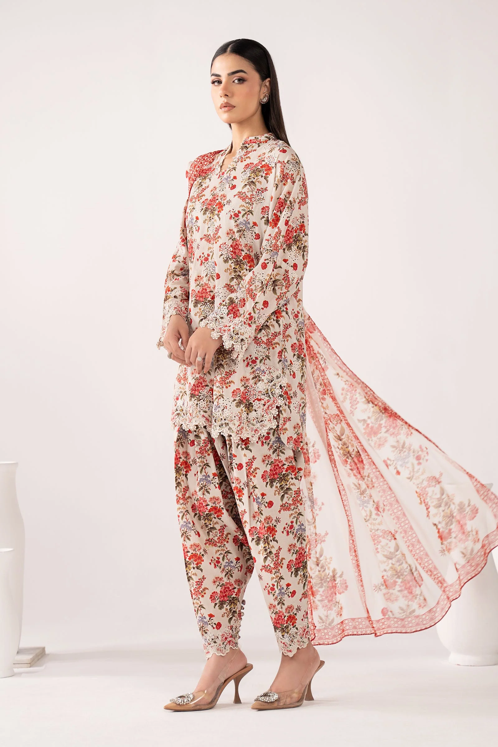 3 Piece Embroidered Lawn Suit - Image 3