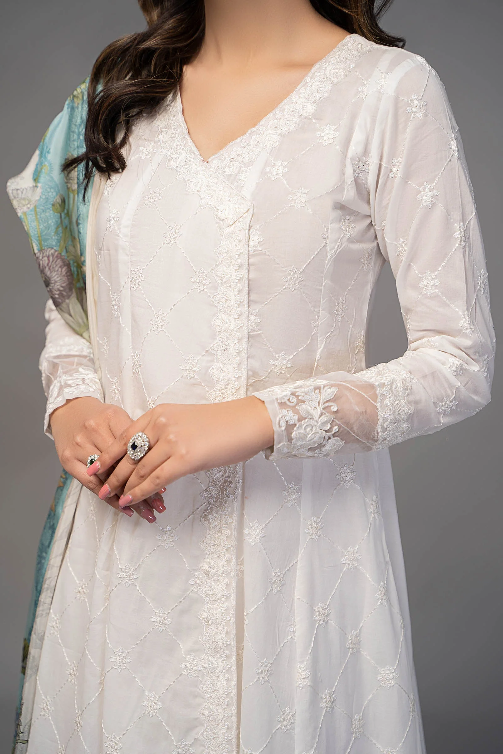 3 Piece Embroidered Suit - Image 3
