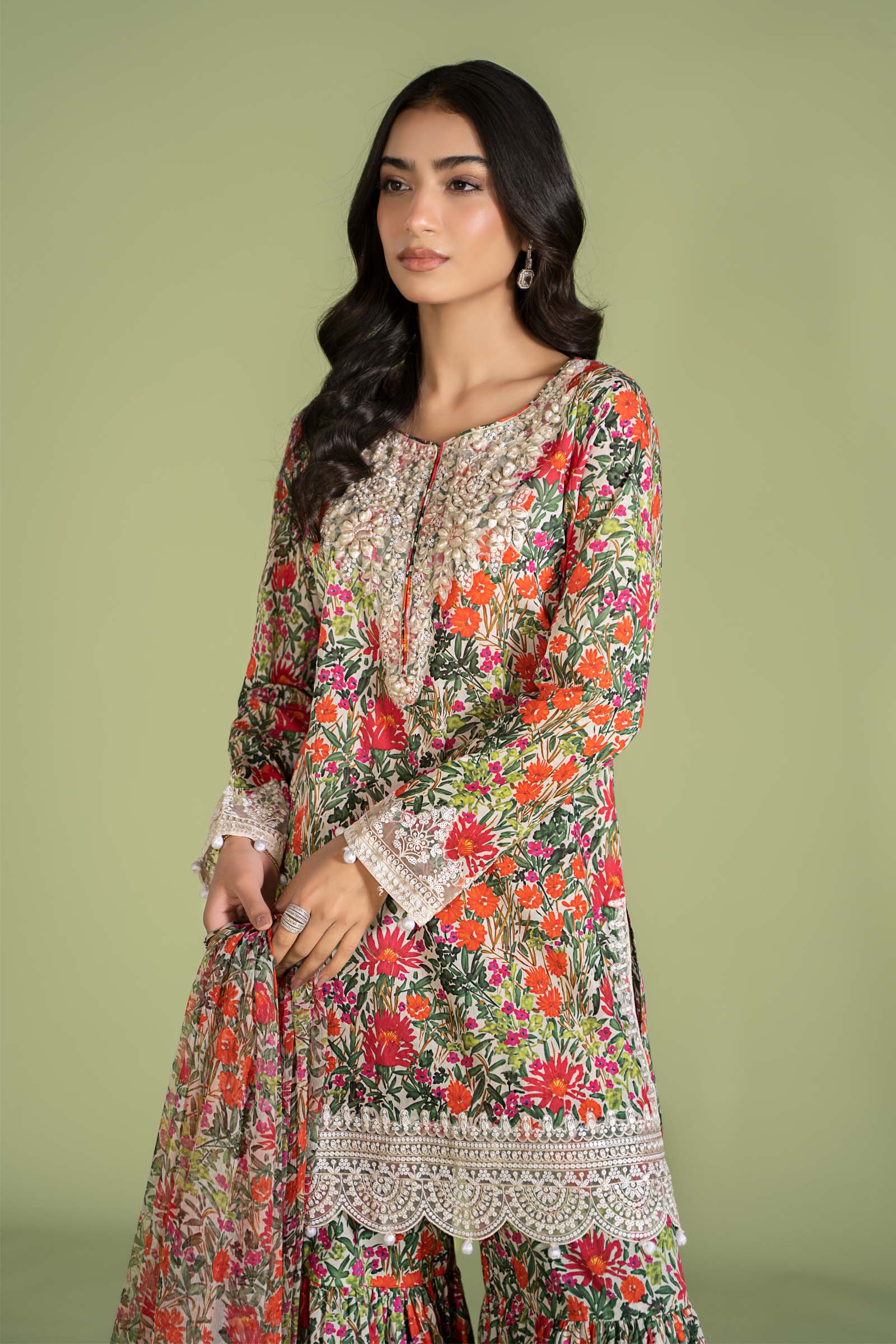 3 Piece Embroidered Lawn Suit - Image 4