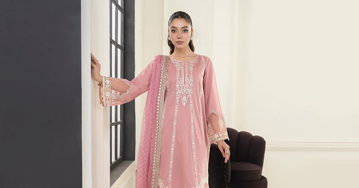 3 Piece Embroidered Lawn Suit - Image 8