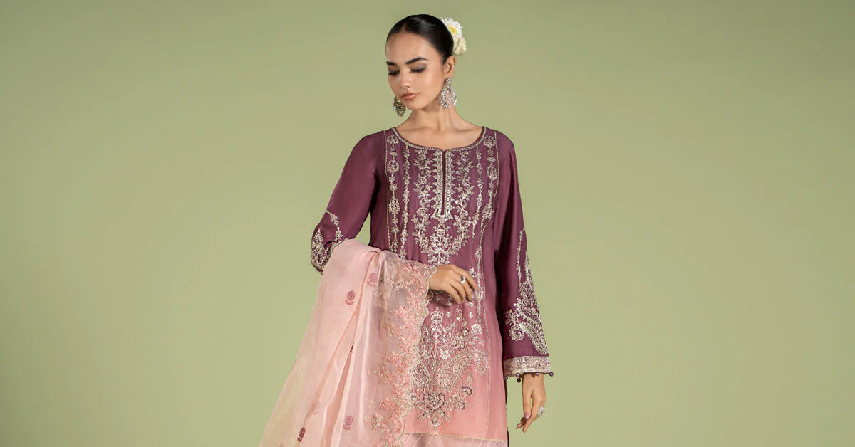 3 Piece Embroidered Lawn Suit - Image 11