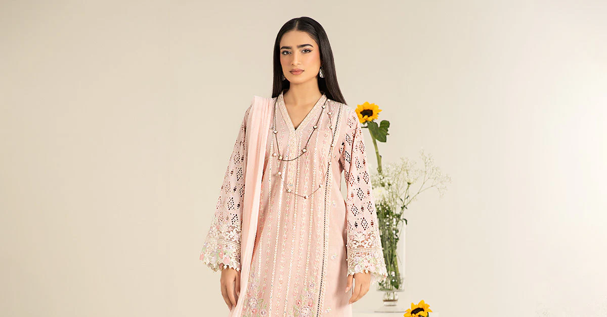3 Piece Embroidered Lawn Suit - Image 8