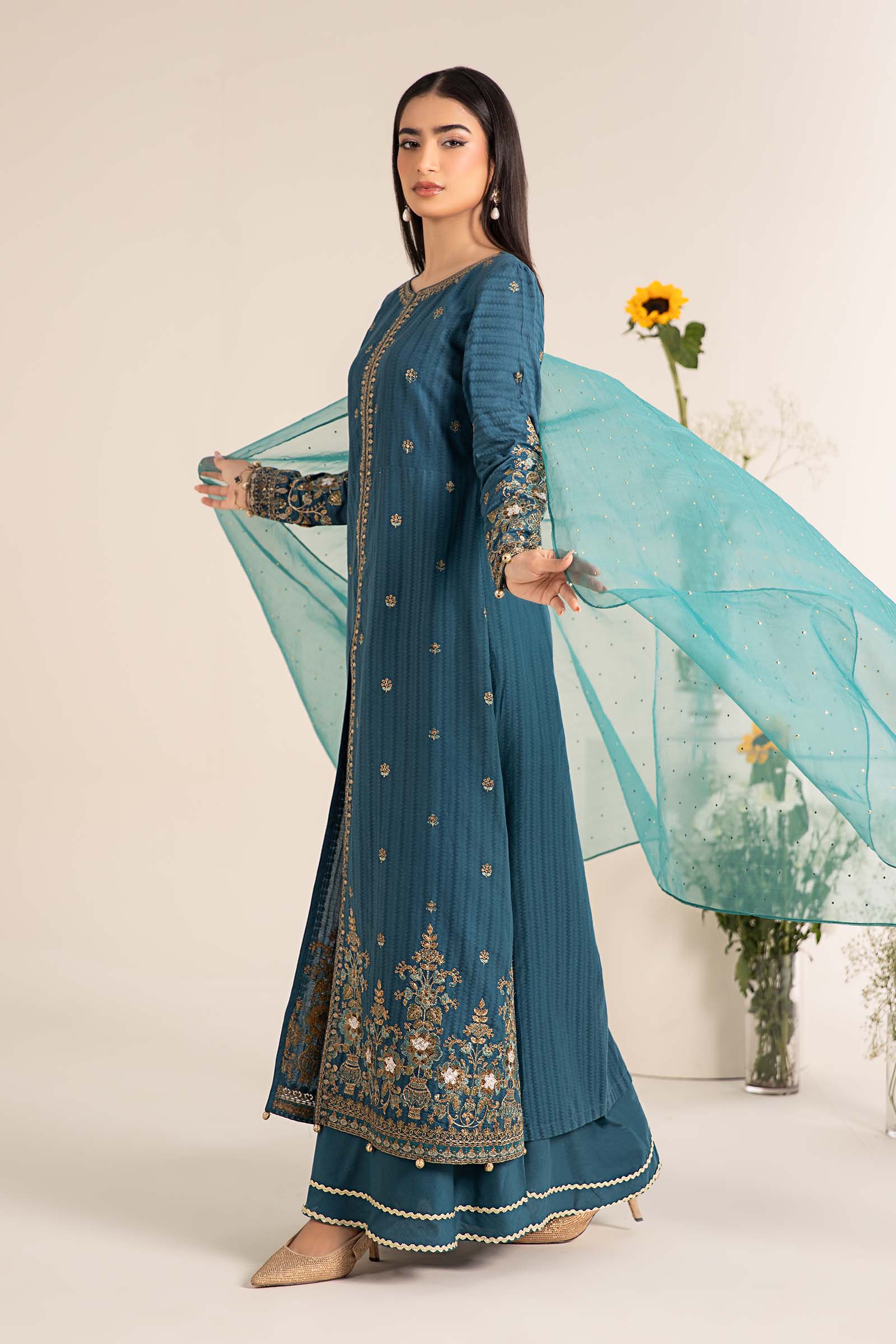 3 Piece Embroidered Lawn Suit - Image 5