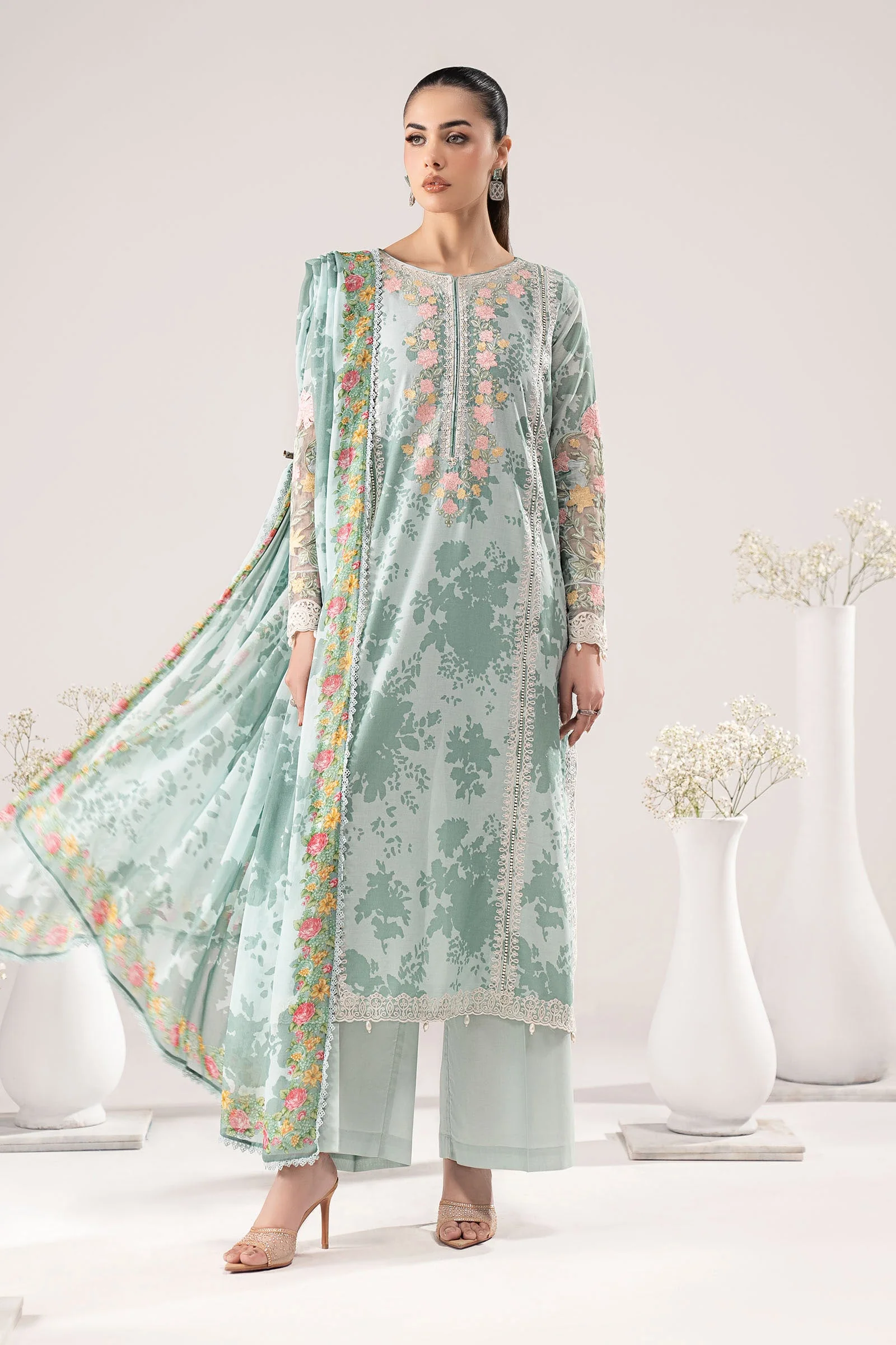 3 Piece Embroidered Lawn Suit - Image 2