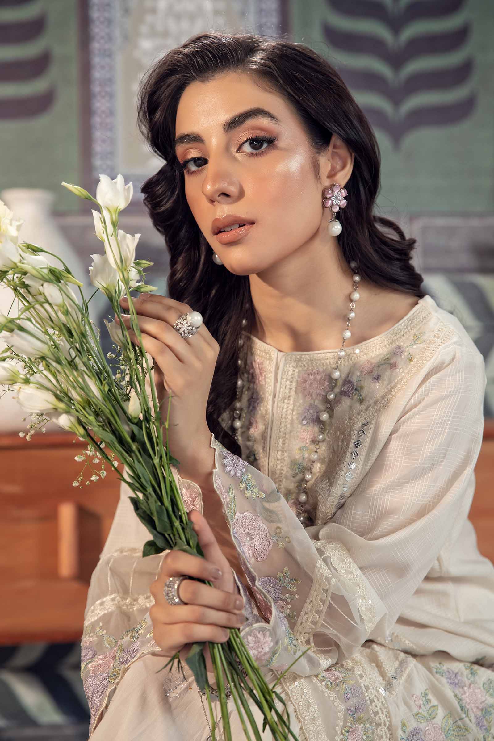 3 Piece Embroidered Cotton Doria Suit - Image 3