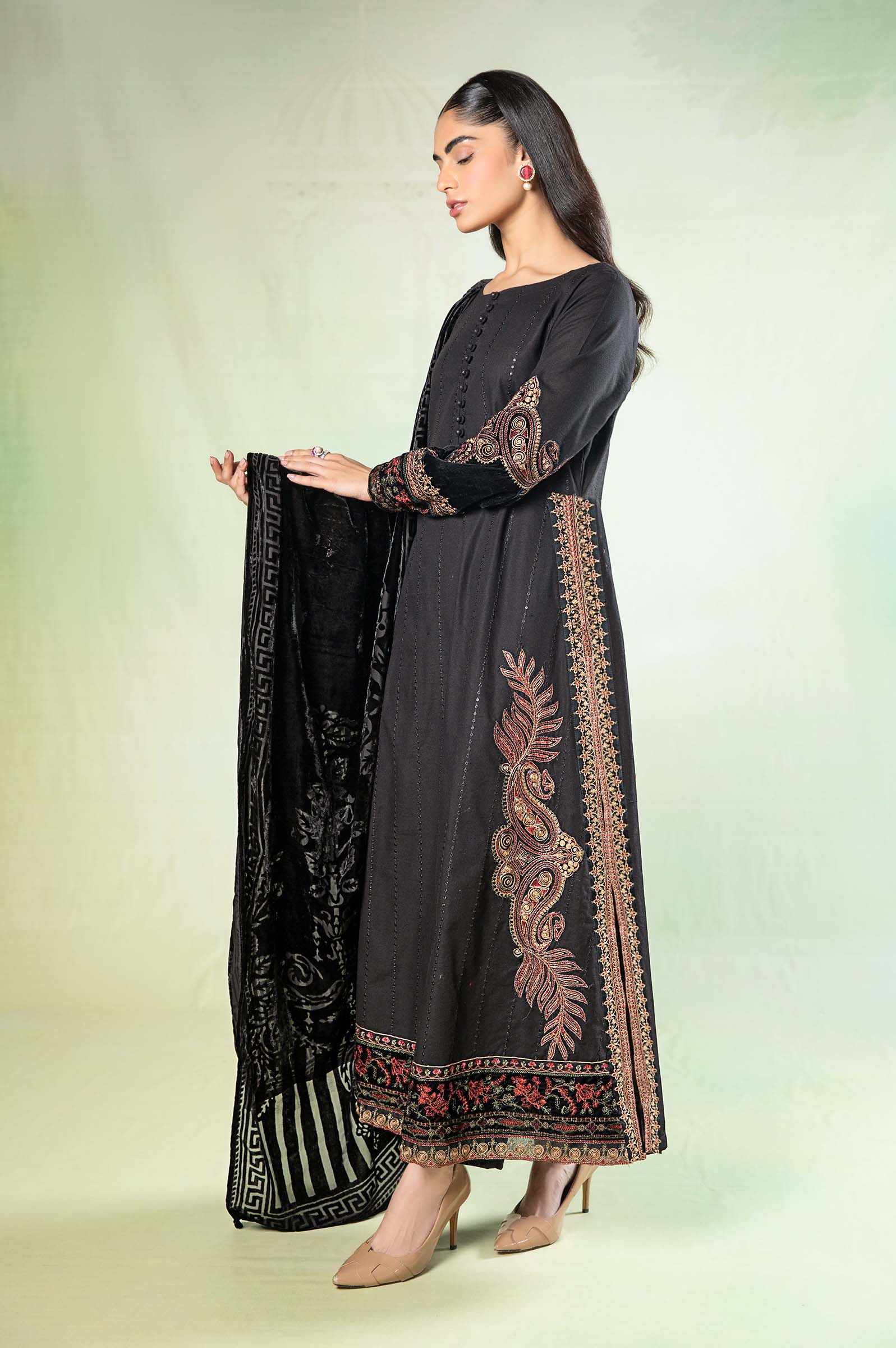 3 Piece Embroidered Khaddar Suit - Image 4