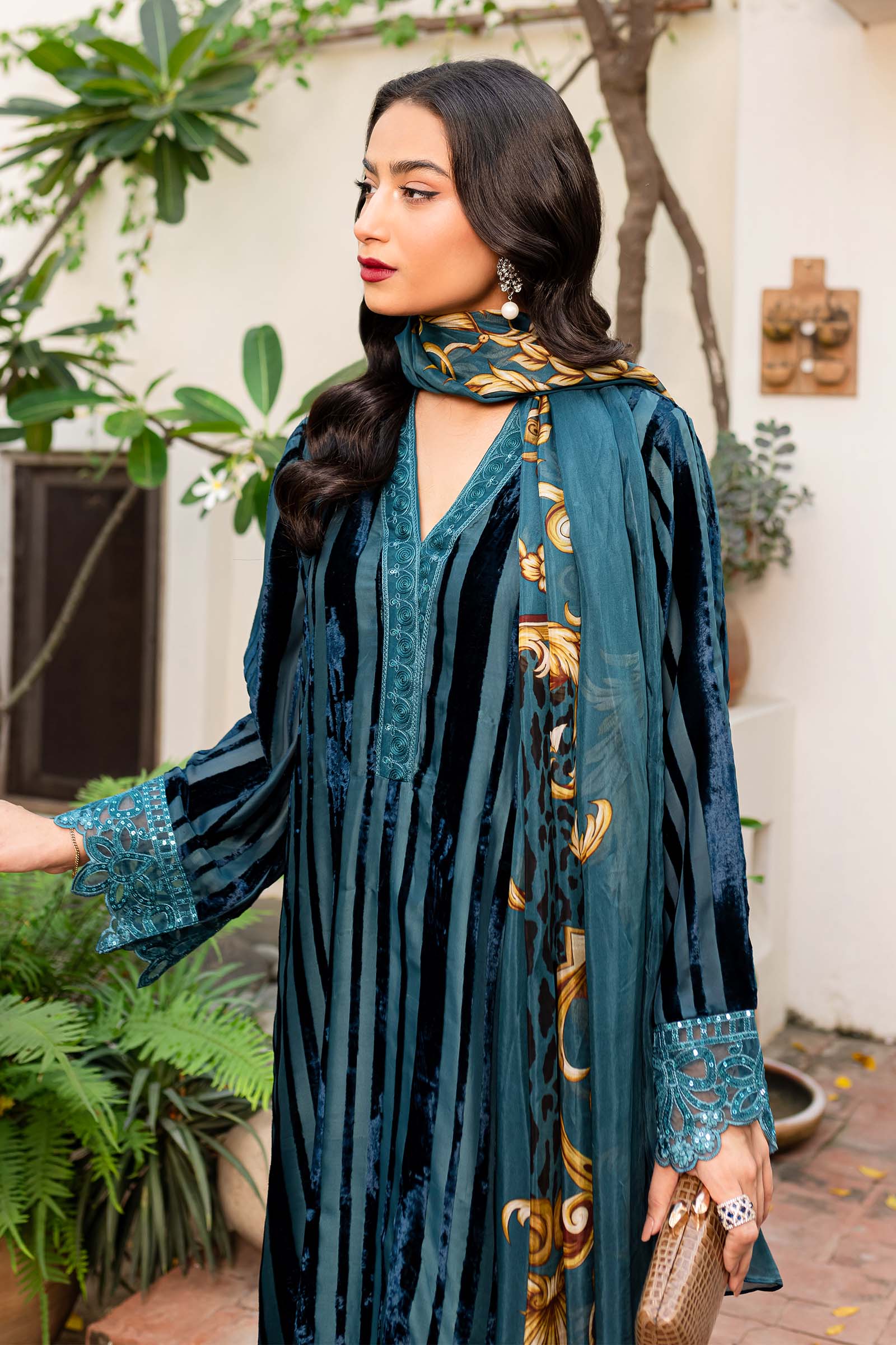 3 Piece Embroidered Plush Suit - Image 3