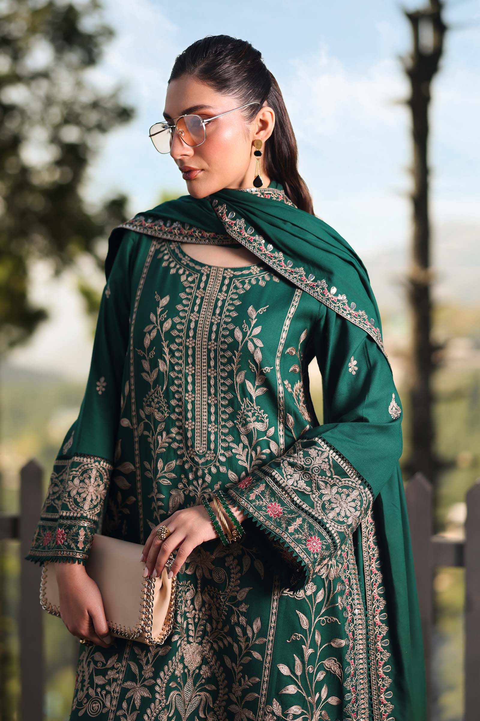 3 Piece Embroidered Linen Suit - Image 3