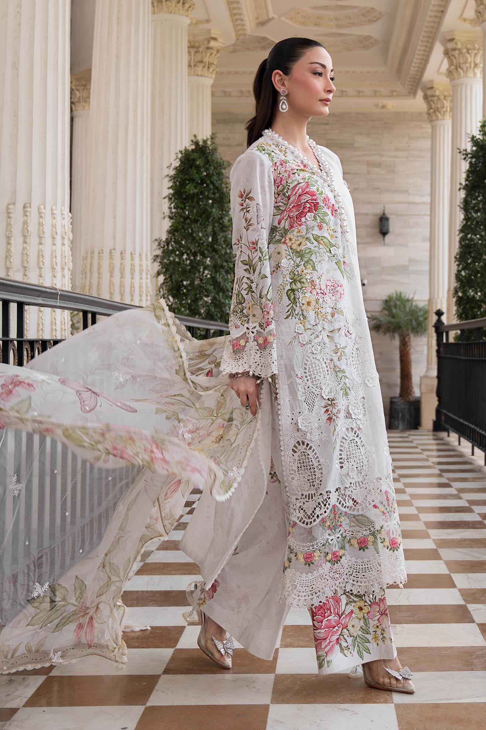 3 Piece Embroidered Lawn Suit - Image 6