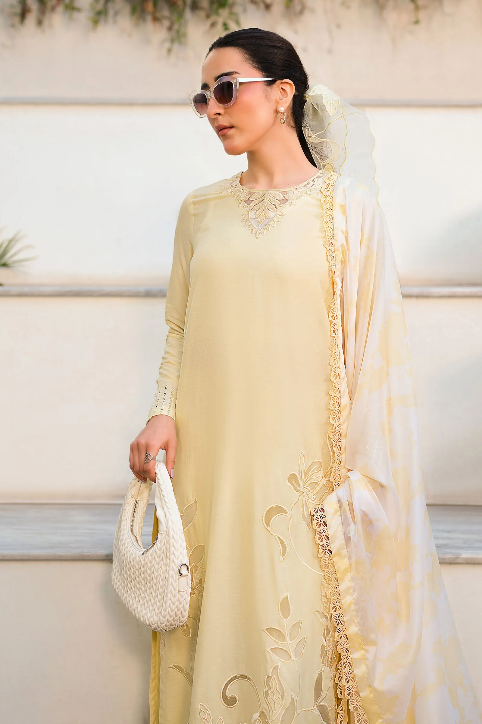 3 Pc Embroidered Arabic Lawn Suit - Image 2