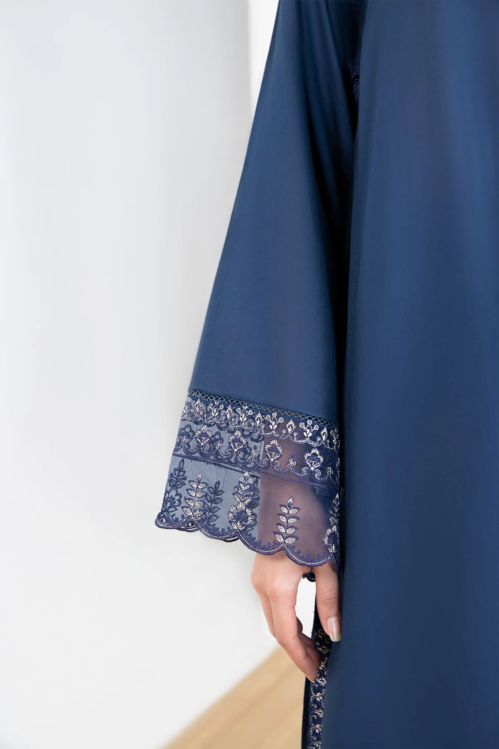 2 Piece Embroidered Lawn Suit - Image 4