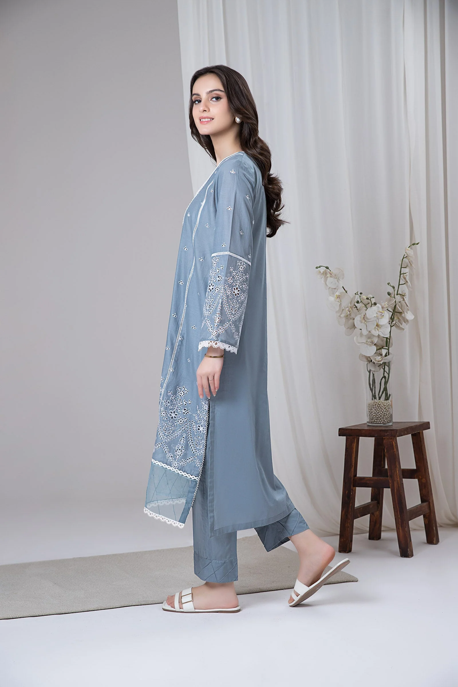 Embroidered Lawn Kurta - Image 6