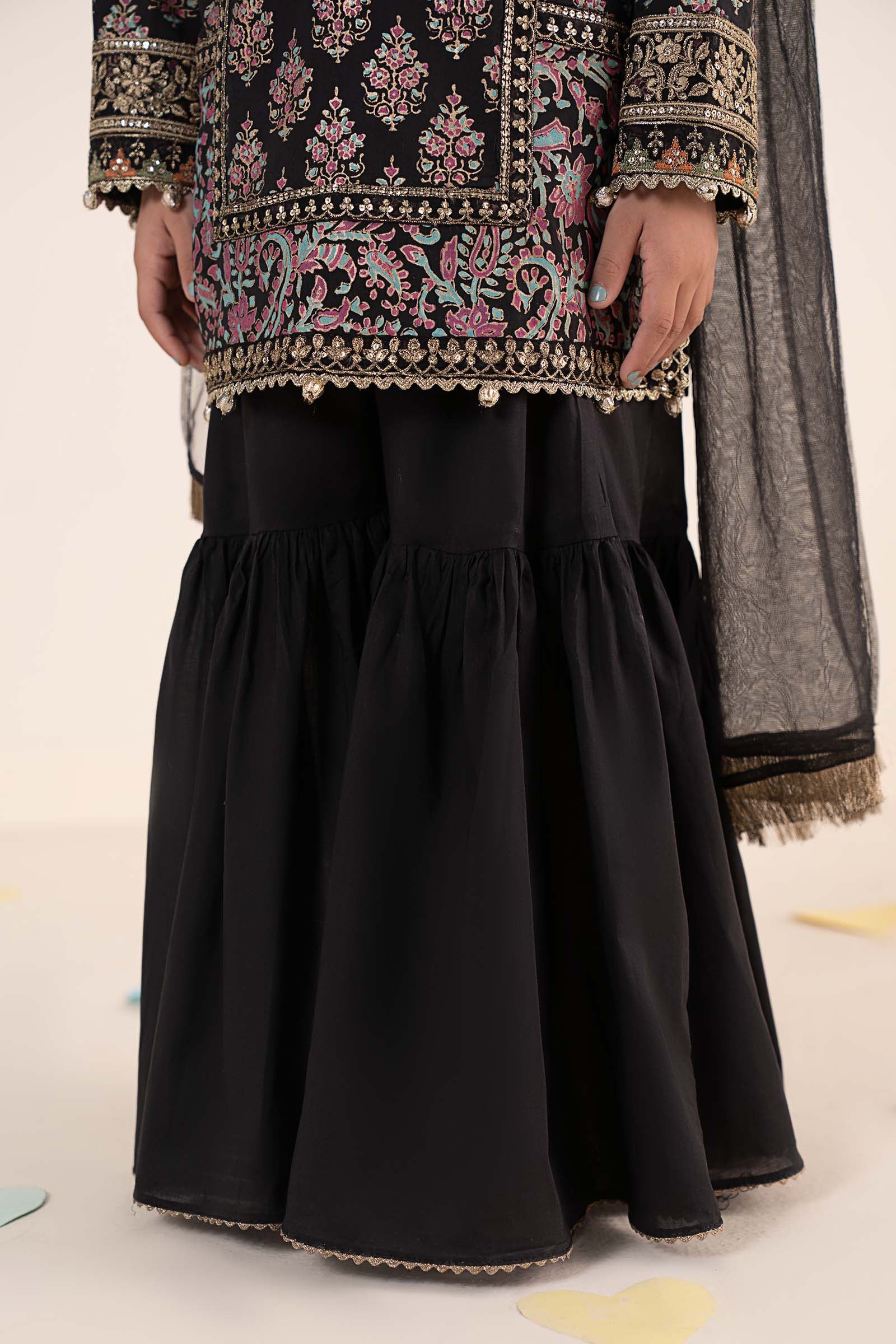 3 Piece Embroidered Lawn Suit - Image 5