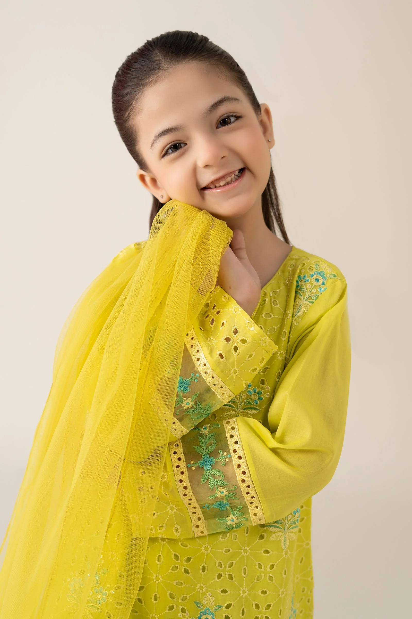 3 Piece Embroidered Lawn Suit - Image 2