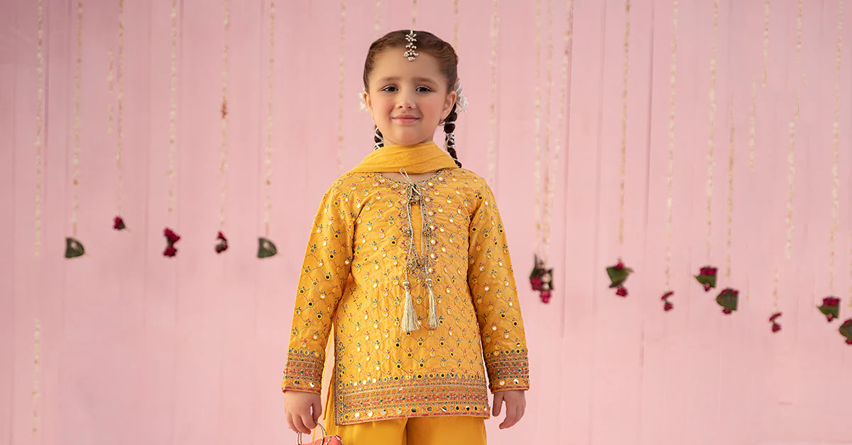 3 Piece Embroidered Lawn Suit - Image 7