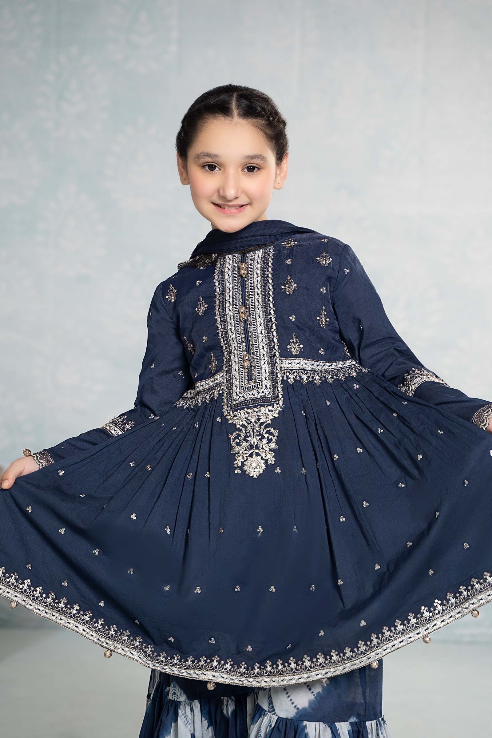 3 Piece Embroidered Lawn Suit - Image 3