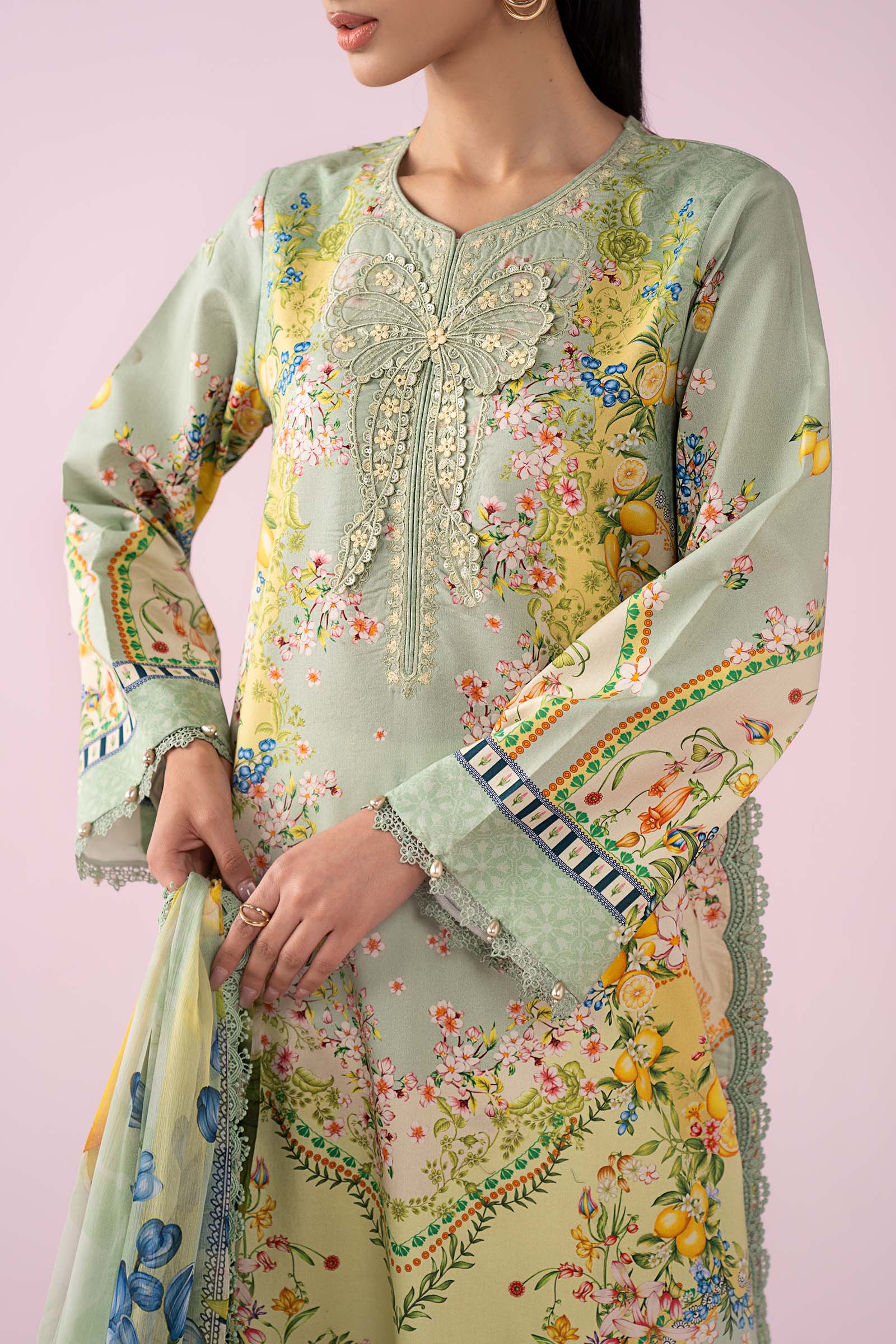3 Piece Embroidered Lawn Suit - Image 4