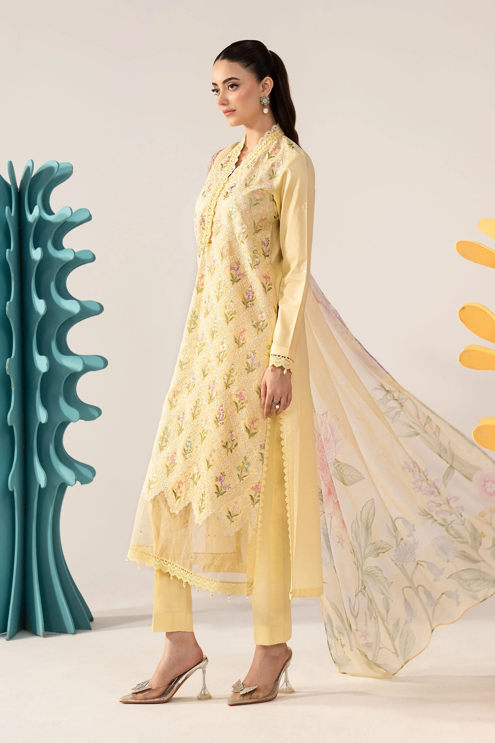 3 Piece Embroidered Lawn Suit - Image 7