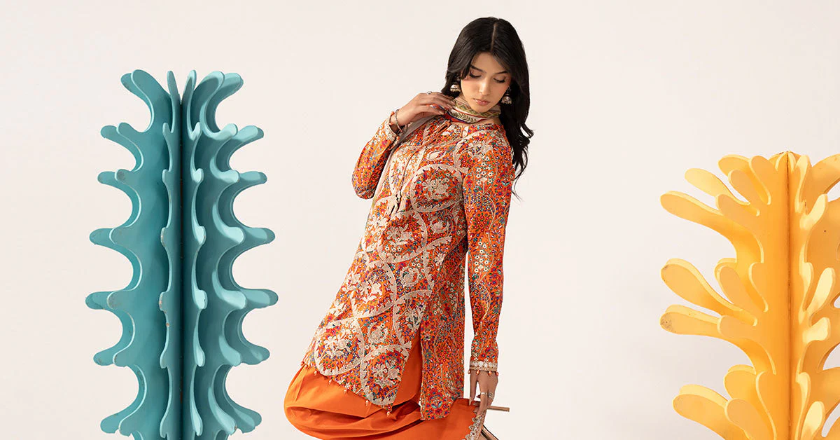 3 Piece Embroidered Lawn Suit - Image 10