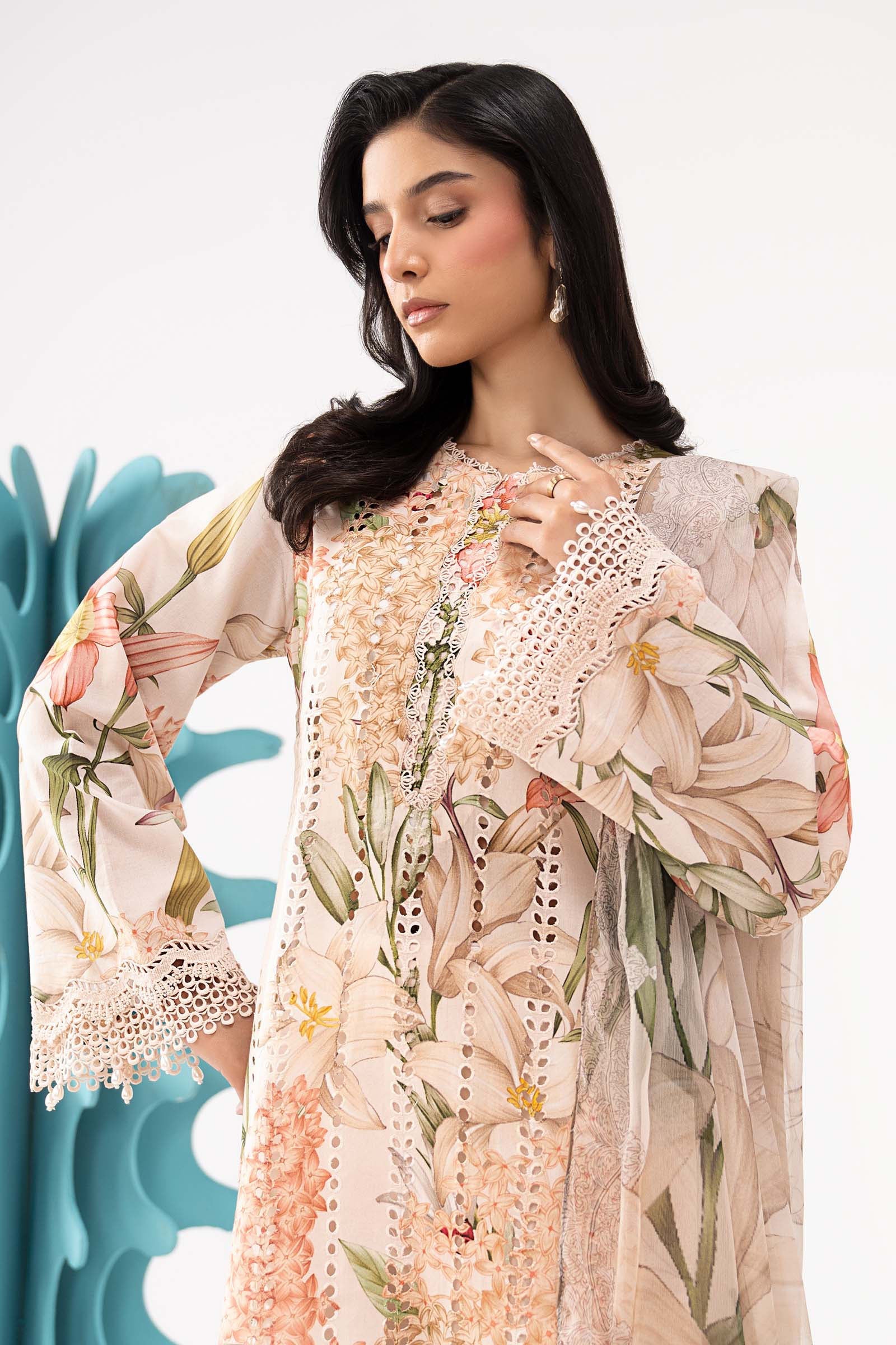 3 Piece Embroidered Lawn Suit - Image 2