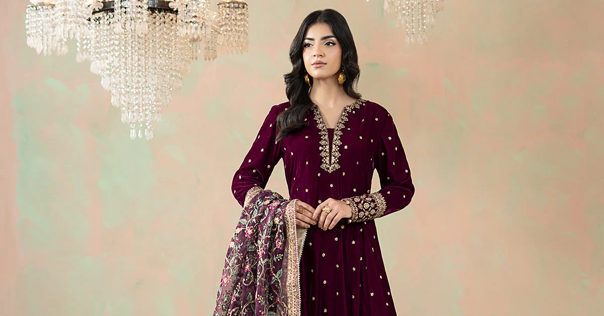 3 Piece Embroidered Velvet Suit - Image 9